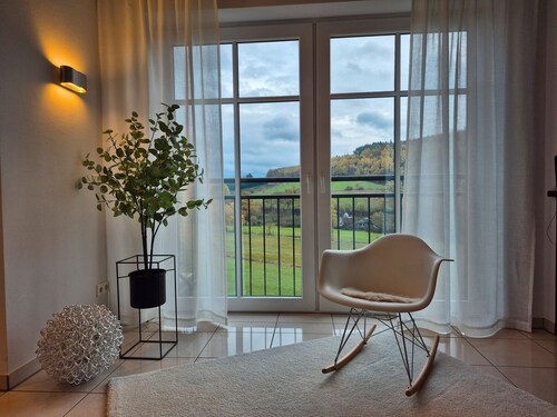 Apartment 'Schmallenberger MauerBlümchen' mit privater Terrasse und WLAN