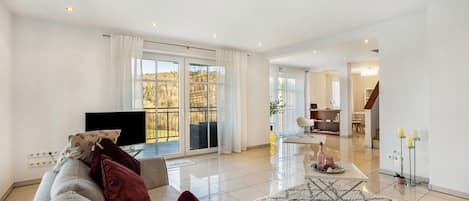 Televisio, DVD-soitin, stereot