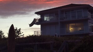 Unclassified image, 5 of 6, button - Beach bliss - direct beach access apartment (Narrabeen)