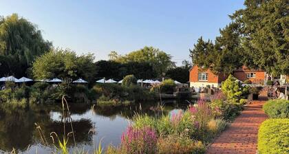 Sleek, smart, and steps from Historic High Street