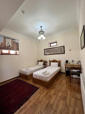 Standard Twin Room | Free WiFi