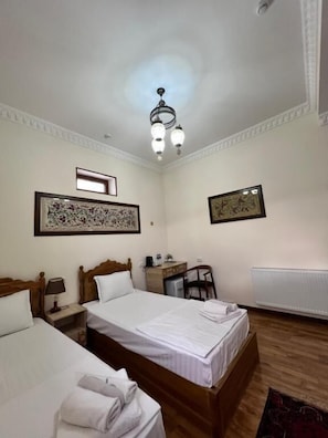 Standard Twin Room | Free WiFi