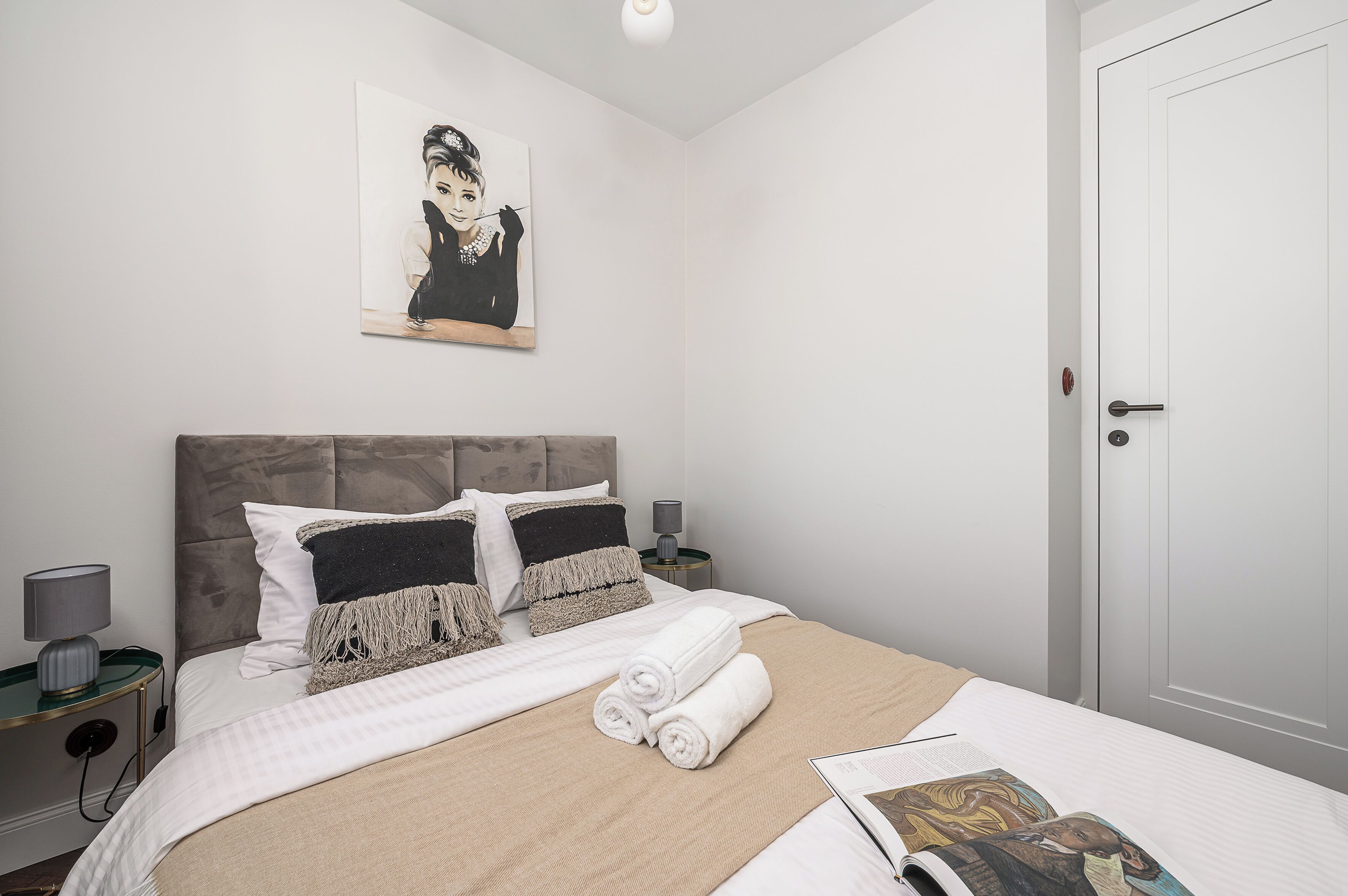 Comfort appartement, balkon, uitzicht op binnenplaats | Verduisterende gordijnen, een strijkplank/strijkijzer, babybedden