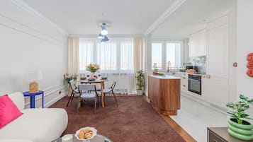 Comfort appartement, balkon, uitzicht op de binnenplaats | Verduisterende gordijnen, geluiddichte muren