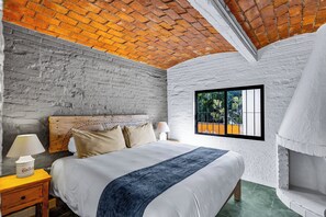 Deluxe Room, 1 King Bed | In-room safe, blackout drapes, soundproofing, iron/ironing board