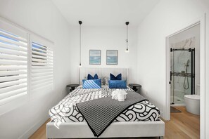 3 室のベッドルーム、デスク、アイロン / アイロン台、WiFi (無料)