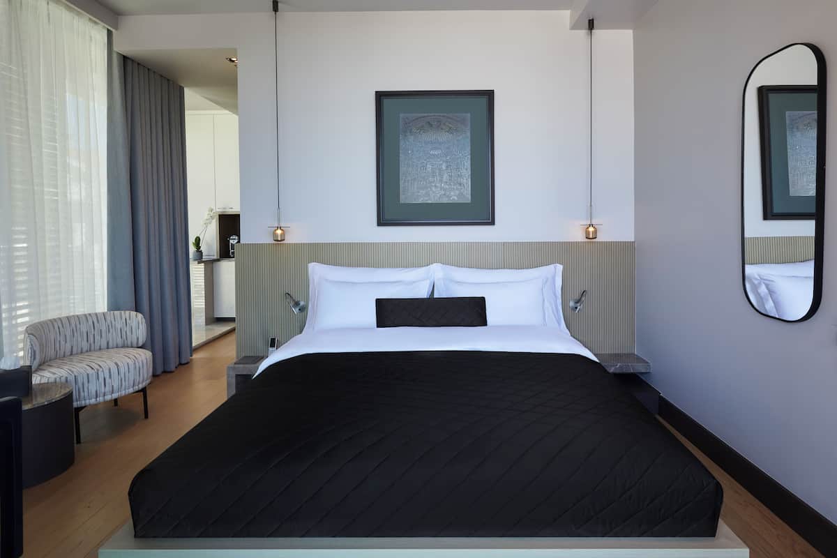 Design Double Room, 1 King Bed, Garden View | In-room safe, laptop workspace, blackout drapes, soundproofing