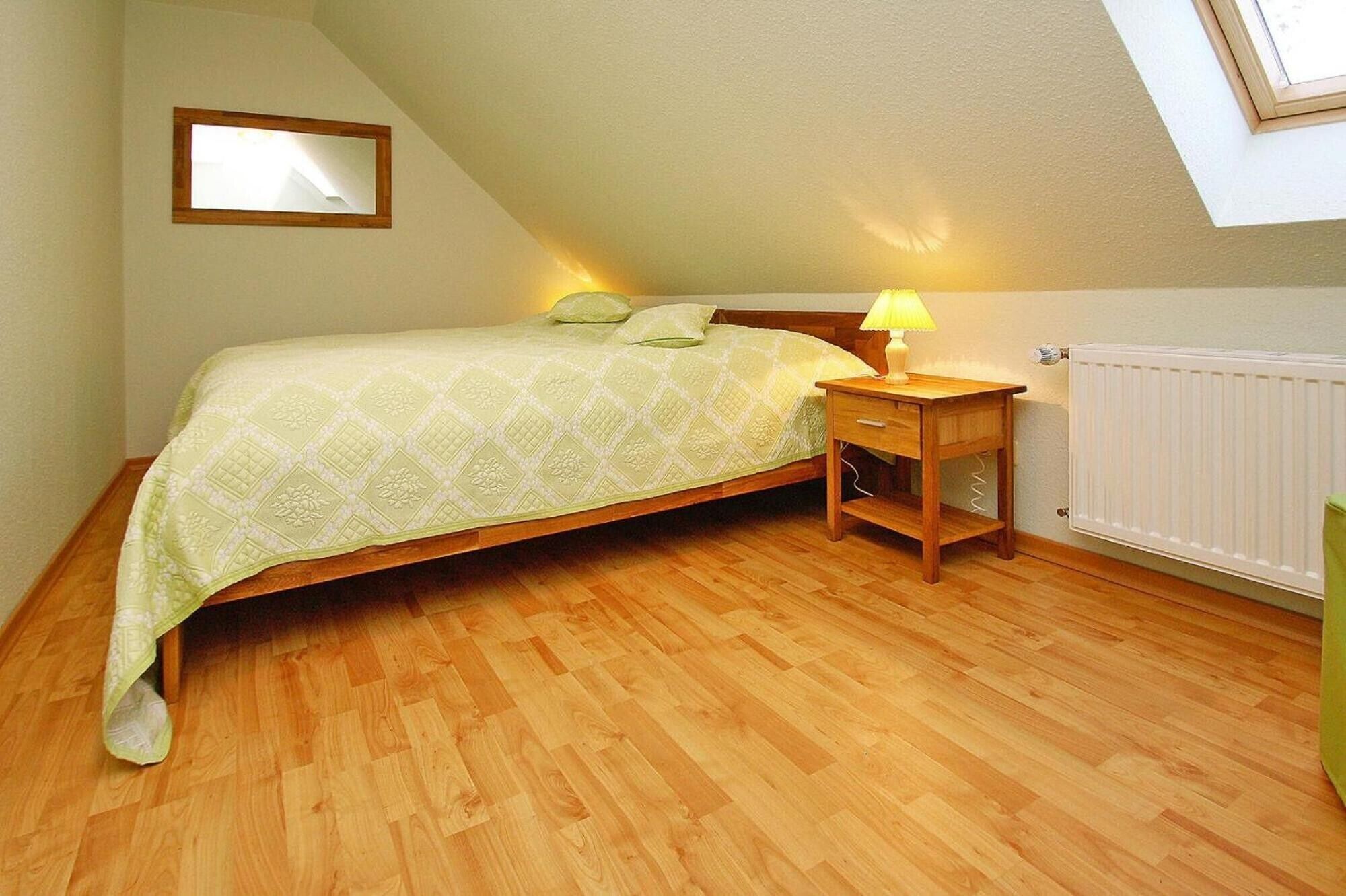 5 Schlafzimmer, Schreibtisch, WLAN