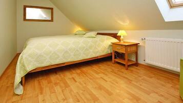5 Schlafzimmer, Schreibtisch, WLAN