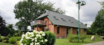 Holiday Home 'Seeadler Am Dümmer' with Lake View, Private Terrace and Wi-Fi