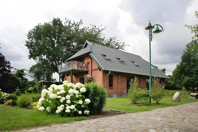 Holiday Home 'Seeadler Am DĂŒmmer' with Lake View, Private Terrace and Wi-Fi