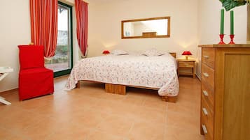 5 sovrum, skrivbord och wi-fi