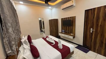 Habitación doble Deluxe | Espacio para trabajar con laptop y wifi gratis