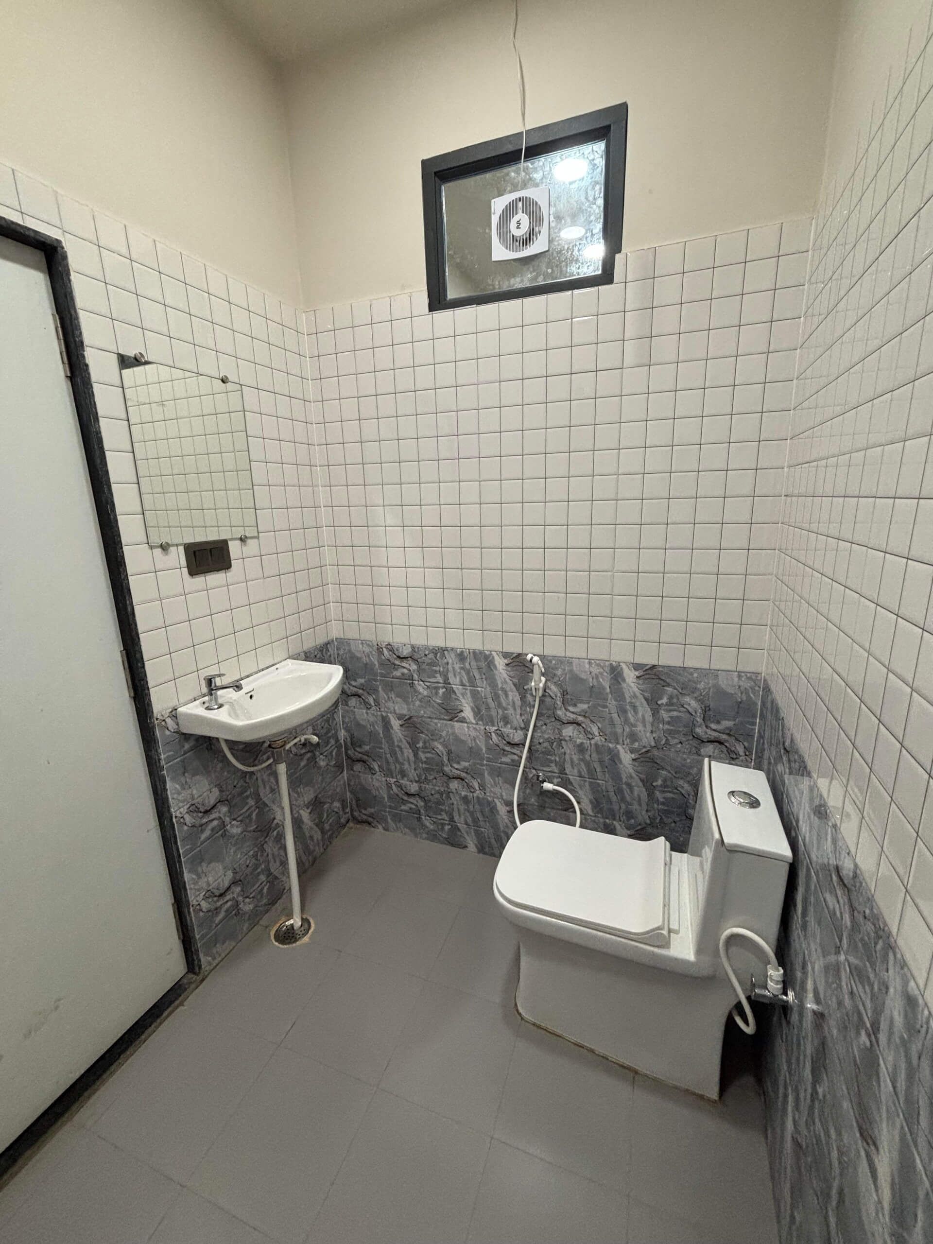 Habitación doble Deluxe | Baño | Toallas, jabón, shampoo, papel de baño 