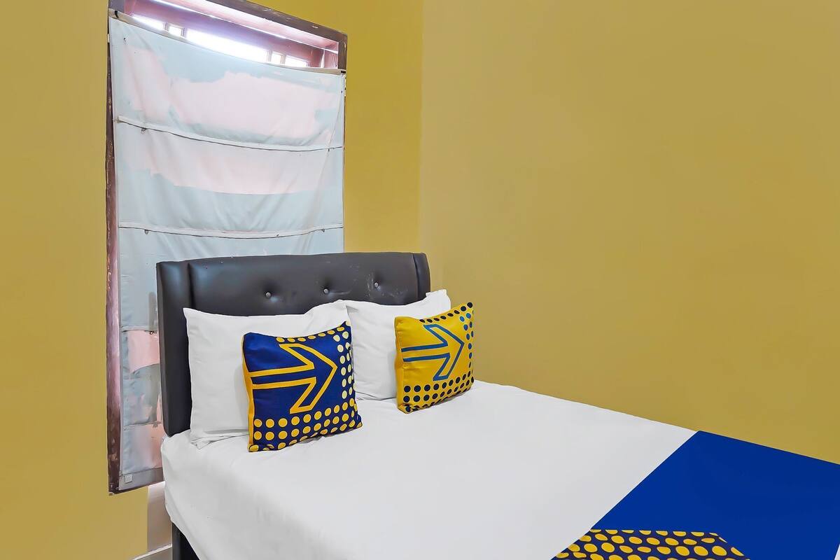 Basic Double Room | Bed sheets