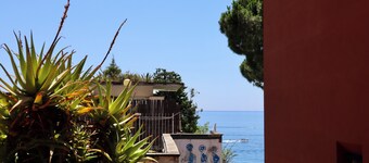 Suite Crudi On the Sea