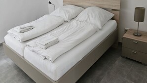 2 bedrooms, free WiFi, bed sheets - "Weiher Lounge" vacation apartment in the tranquil village of Huppenbroich (Simmerath)