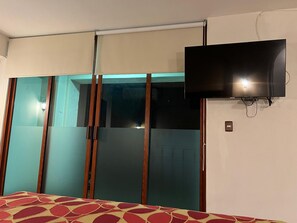 9 slaapkamers, een strijkplank/strijkijzer, wifi, beddengoed