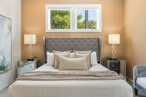 3 habitaciones, escritorio, tabla de planchar con plancha y wifi gratis 