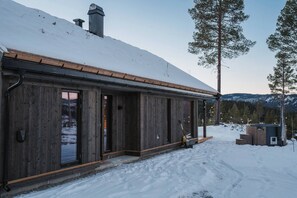 Huisje, 3 slaapkamers, balkon, uitzicht op bergen | Exterieur