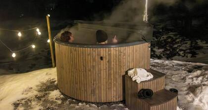 Cabin at ski Resort, Cross Country, hot tub
