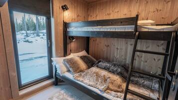 Cabin, 3 Bedrooms, Balcony, Mountain View | 4 bedrooms