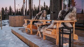 Cabin, 3 Bedrooms, Balcony, Mountain View | Outdoor dining