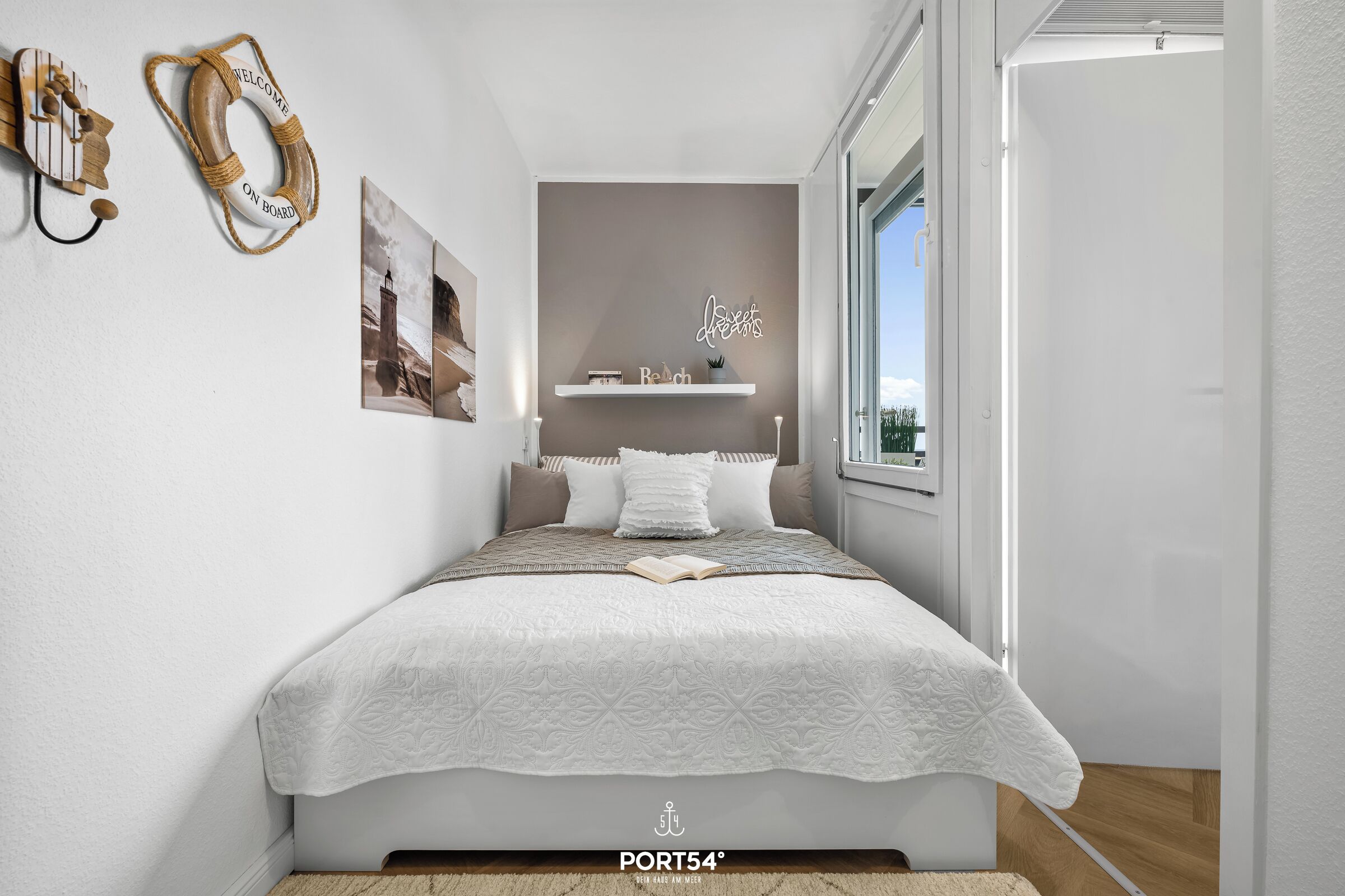 1 Schlafzimmer, Reisekinderbett