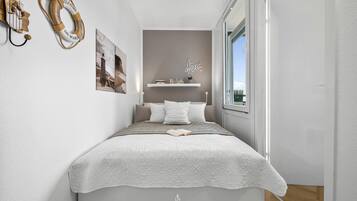 1 Schlafzimmer, Reisekinderbett