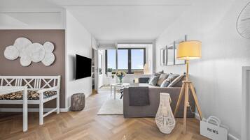 Fernseher, Stereoanlage