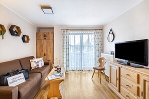 TV, ping pong - Apartment 'Brünnstein- Nr 27' with Mountain View, Shared Pool and Sauna (Oberaudorf)