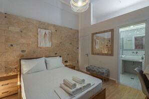 1 chambre, fer et planche à repasser, accès Internet