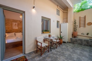 1 bedroom, iron/ironing board, Internet