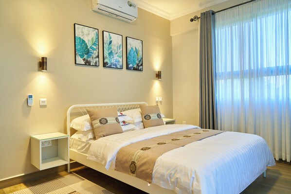 3 bedrooms, iron/ironing board, WiFi, bed sheets