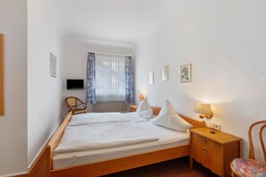 1 habitación, wifi y ropa de cama