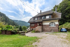 Exterior - Double Room No. 4 with Mountain View, Shared Terrace and Wi-Fi (Dachsberg (Südschwarzwald))