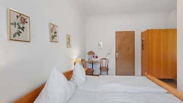 1 bedroom, WiFi, bed sheets