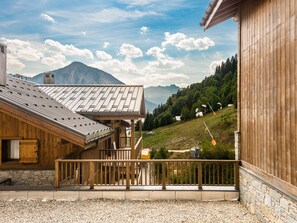 Property grounds - Luxury apartment with balcony, WiFi included, at the foot of the slopes (Champagny-en-Vanoise)