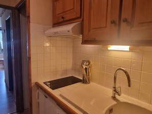 Fridge, microwave, dishwasher