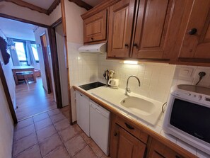 Kühlschrank, Mikrowelle, Geschirrspüler