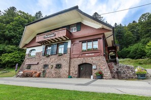 Exterior - Double Room No. 6 with Shared Terrace, Shared Garden and Wi-Fi (Dachsberg (Südschwarzwald))