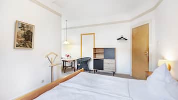 1 bedroom, WiFi, bed sheets