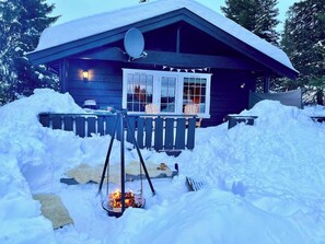 Cabin, 4 Bedrooms, Patio, Mountain View | Property grounds