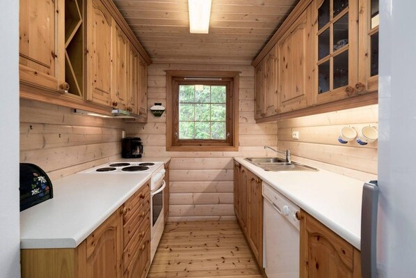 Chalet rustique, 4 chambres, patio, vue sur la montagne | Cuisine privée