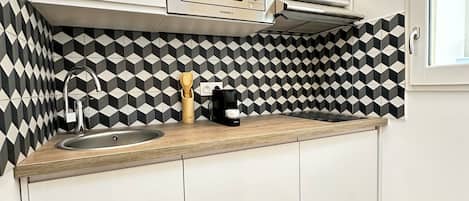 Mini réfrigérateur, micro-ondes