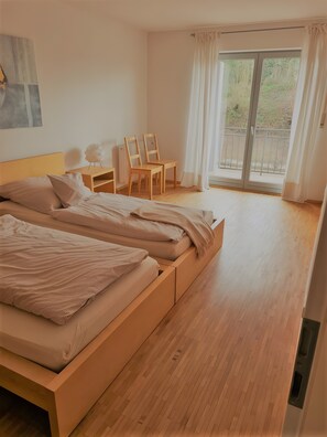 1 bedroom, iron/ironing board, WiFi, bed sheets - Apartment '3' with Shared Terrace, Balcony and Wi-Fi (Weil am Rhein)