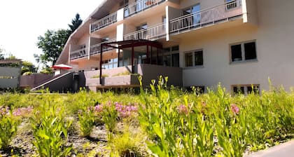 Ferienwohnung '3' mit gemeinsamer Terrasse, Balkon und WLAN