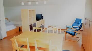 1 chambre, fer et planche Ă repasser, Wi-Fi, draps fournis