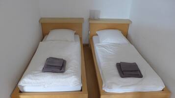 1 chambre, fer et planche Ă repasser, Wi-Fi, draps fournis