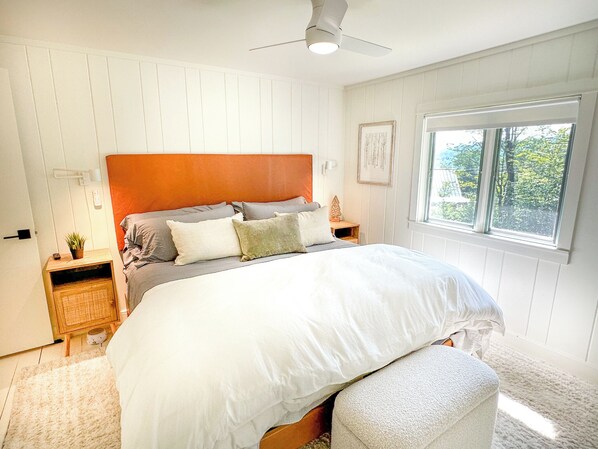 4 bedrooms, desk, free WiFi, bed sheets